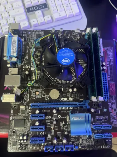 Placa mãe DDR 3 com processador i5 e 16gb de ram 