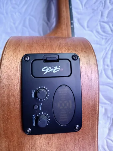 Ukulele Tenor Elétrico, nunca usado!!!