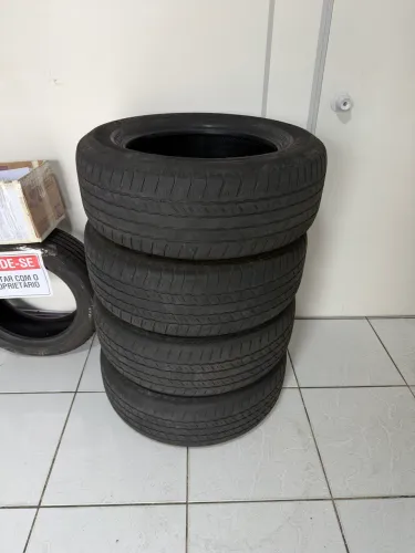 Vendo 4 pneus original da Hilux srx 265-60-18