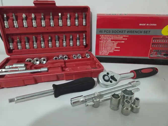 Kit Ferramentas 46 Peças com Catraca e Soquetes - Novo