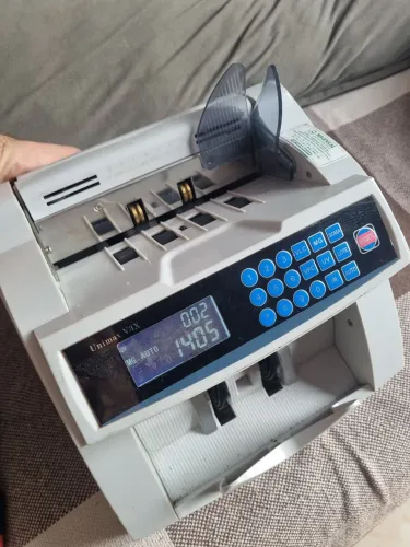 Maquina de contagem de dinheiro