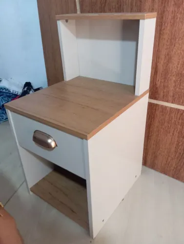 Vendo mesinha de cabeceira