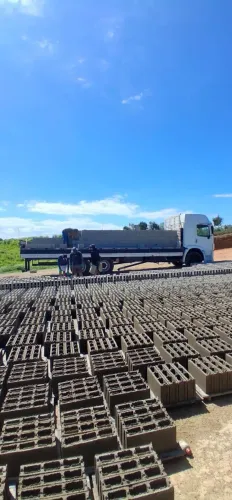 Fábrica de bloco 2 irmaos bloco de 10 e 15 de qualidade