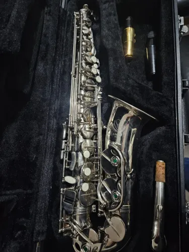 Sax alto Eagle SA 500