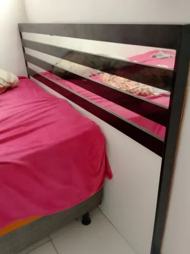 Cabeceira de Cama com Painel Casal/Queen em MDF Reforçado Com Espelhos Horizontais