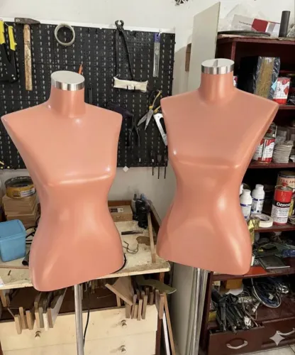 2 Busto feminino com pedestal 