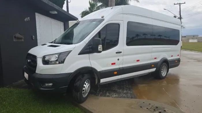 Ford Transit Minibus Vidrada 2.0 16V DIE Aut. 2024