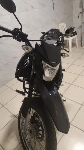 Honda Bros 2024 único dono / 15 mil km rodados