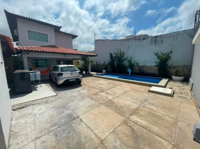 Casa Duplex Residencial com Piscina no Bairro Gurupi