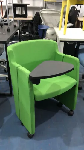 Cadeira com prancheta