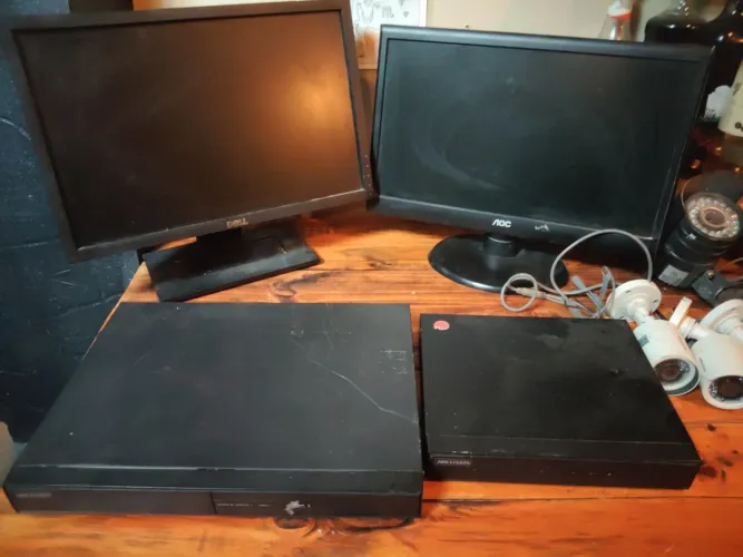 Conjunto monitoramento com câmeras e DVR 