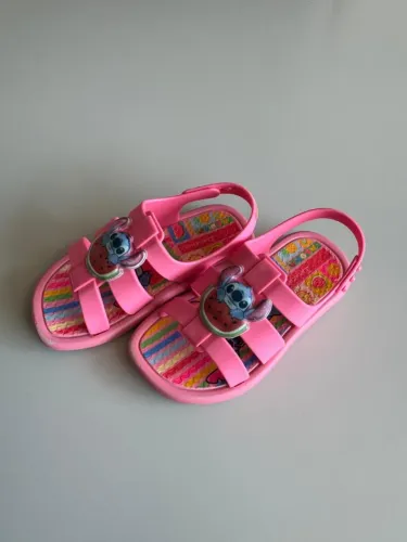 Sandália Stich tamanho 22
