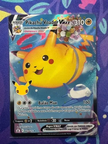 Carta Pikachu Voador Celebrações NM Pokemon TCG