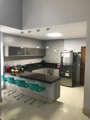 ALugo casa em condomínio Vale dos Cristais em Macaé