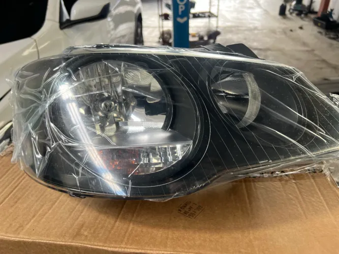 Farol Máscara Negra Golf 2012
