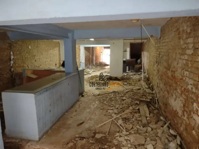 TERRENO NA CARVALHO DE MENDONÇA !