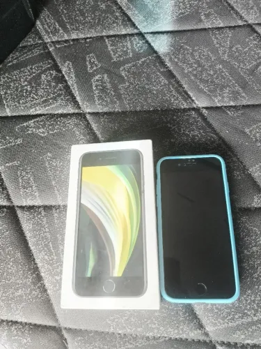 iPhone SE 2 64 GB