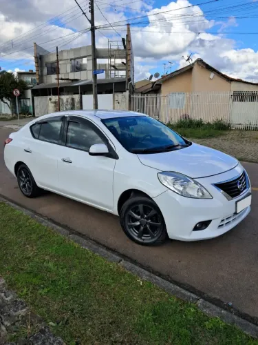 Nissan Versa SL 1.6 16V Flex Fuel 4P Mec. 2014