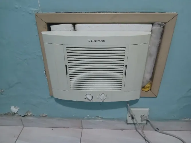 Vendo ar condicionado eletrolux de 7500 btus ..