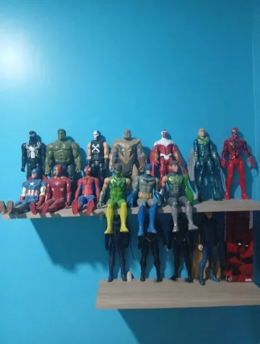 Bonecos Marvel preço variado
