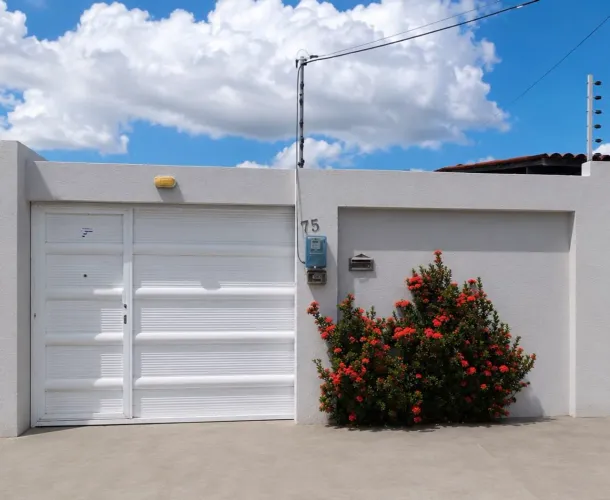 Alugo casa em Itaitinga