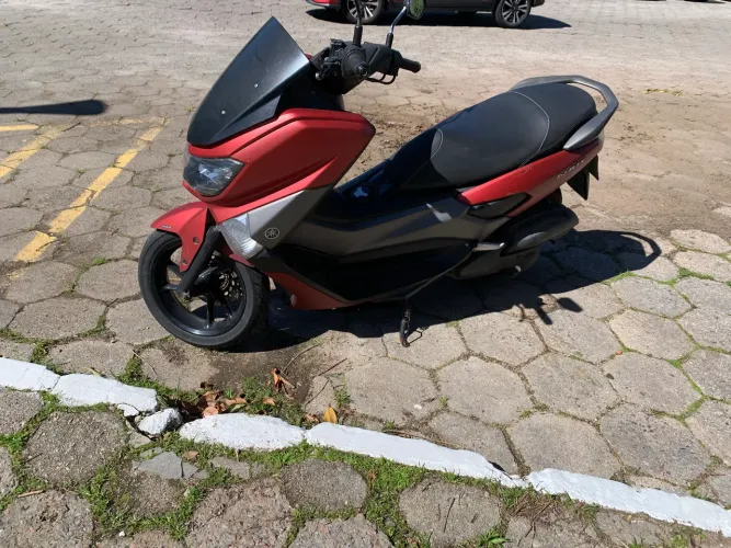 Vendo nmax 2019/2020 pra sair rápido