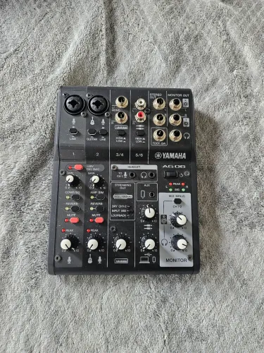 Mesa de son Yamaha Ag06 mk2
