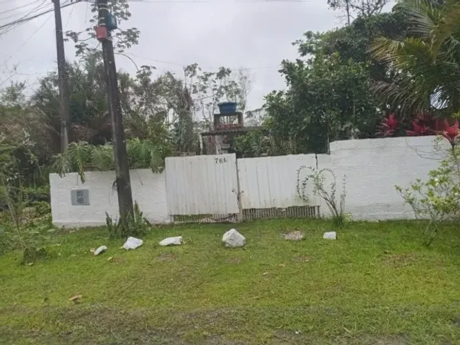 Casa na praia de Itanhaem - terreno 280 mtrs (tipo mini chacara)