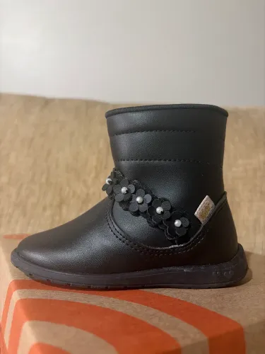 Bota infantil feminina - Preto