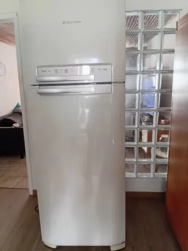 Geladeira frost free Eletrolux Df50 funcionando