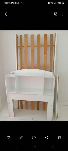 Cama solteiro com prateleira lateral  