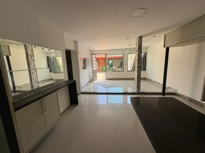 Linda casa duplex em Gaivotas com área gourmet