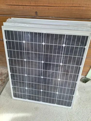 Vendo 5 painéis solares de 80 Wats, nunca usados.