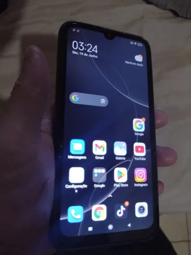 Vendo celular usado, modelo redmi note 8, está com alguns trincado porém funciona normal.