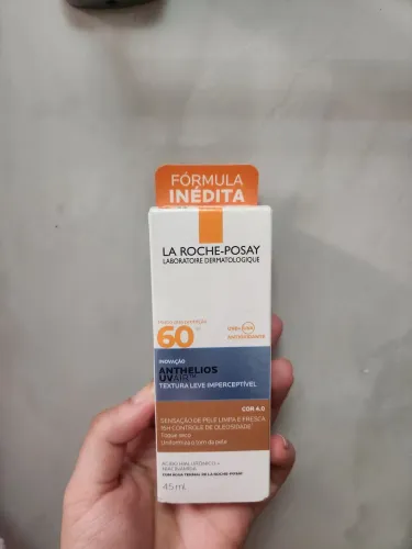 Protetor Solar Facial La Roche-Posay Anthelios UVAir FPS 60 Cor 4.0 (45 ml)