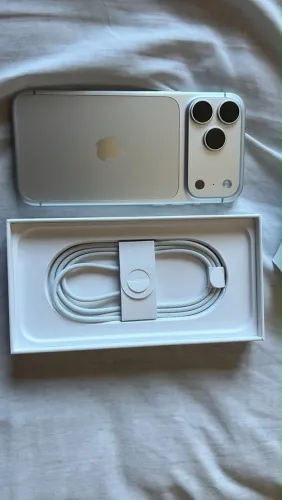 Vendo iPhone 18 pro max 216gb novo!