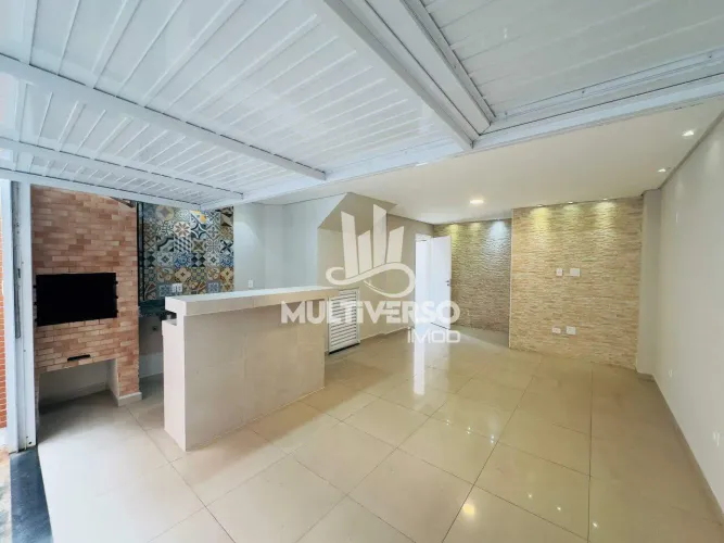 Casa Residencial à venda no Marapé, Santos/SP | 2 suítes, 3 banheiros e lazer completo