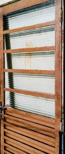 Porta de ferro em ótimo estado
