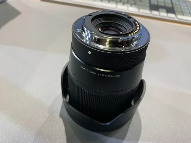 Lente Sigma 16mm F/1.4 para Sony - Praticamente Nova