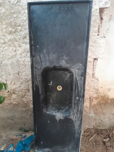 Pia de pratos preta