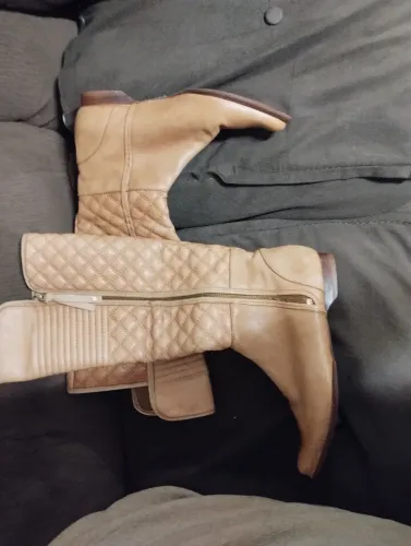 Bota feminina couro ótimo estado