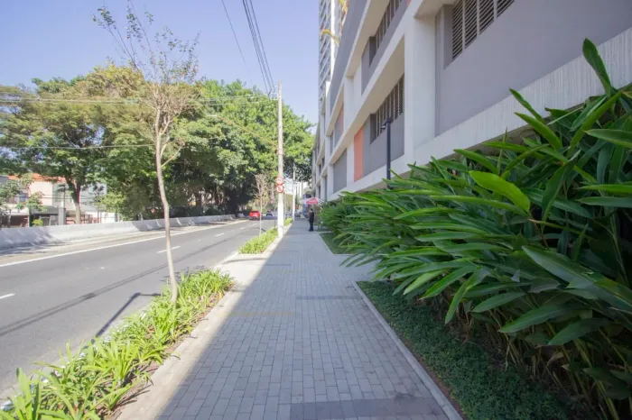 Loja na Avenida Vereador José Diniz, 201  250 m²