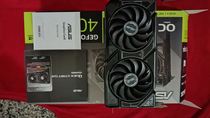 Vendo RTX 4060 nunca foi aberta lacre da loja