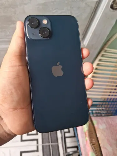 iPhone 13 256gb com 83% de bateria