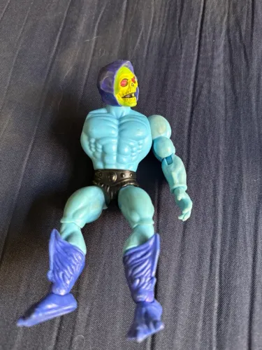 Antigo Boneco Esqueleto Mattel Skeletor  coleção HE MAN  para uso peças (sem o braço dir)