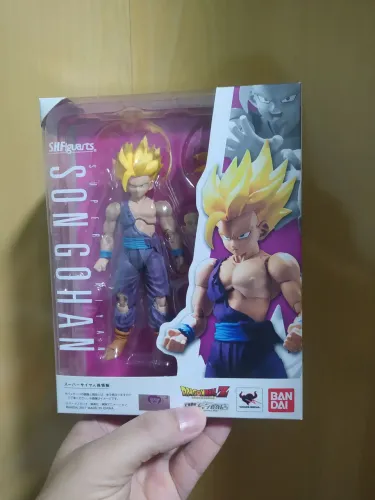 Gohan SSJ2 Battle Damaged Bandai SH Figuarts 