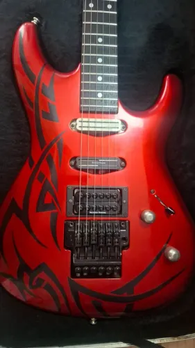 Guitarra Ibanez japonesa com Seymour 