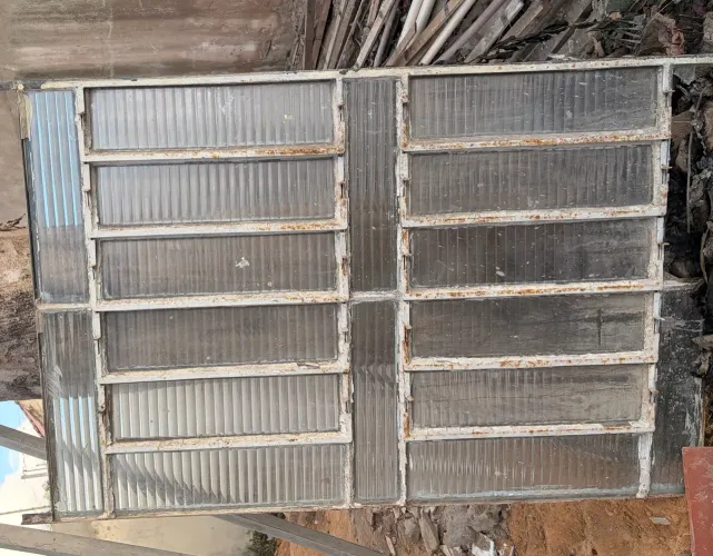 Janela de vidro 1,45x1m
