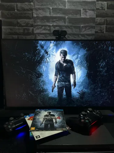 Ps4 slim 1TB