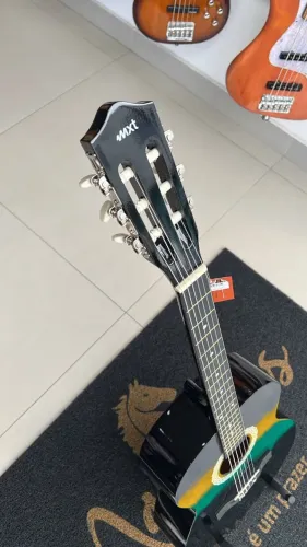 Violão 39 modelo 39C-BK com tensor por R$550,00